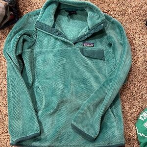 Patagonia XS women’s green fleece